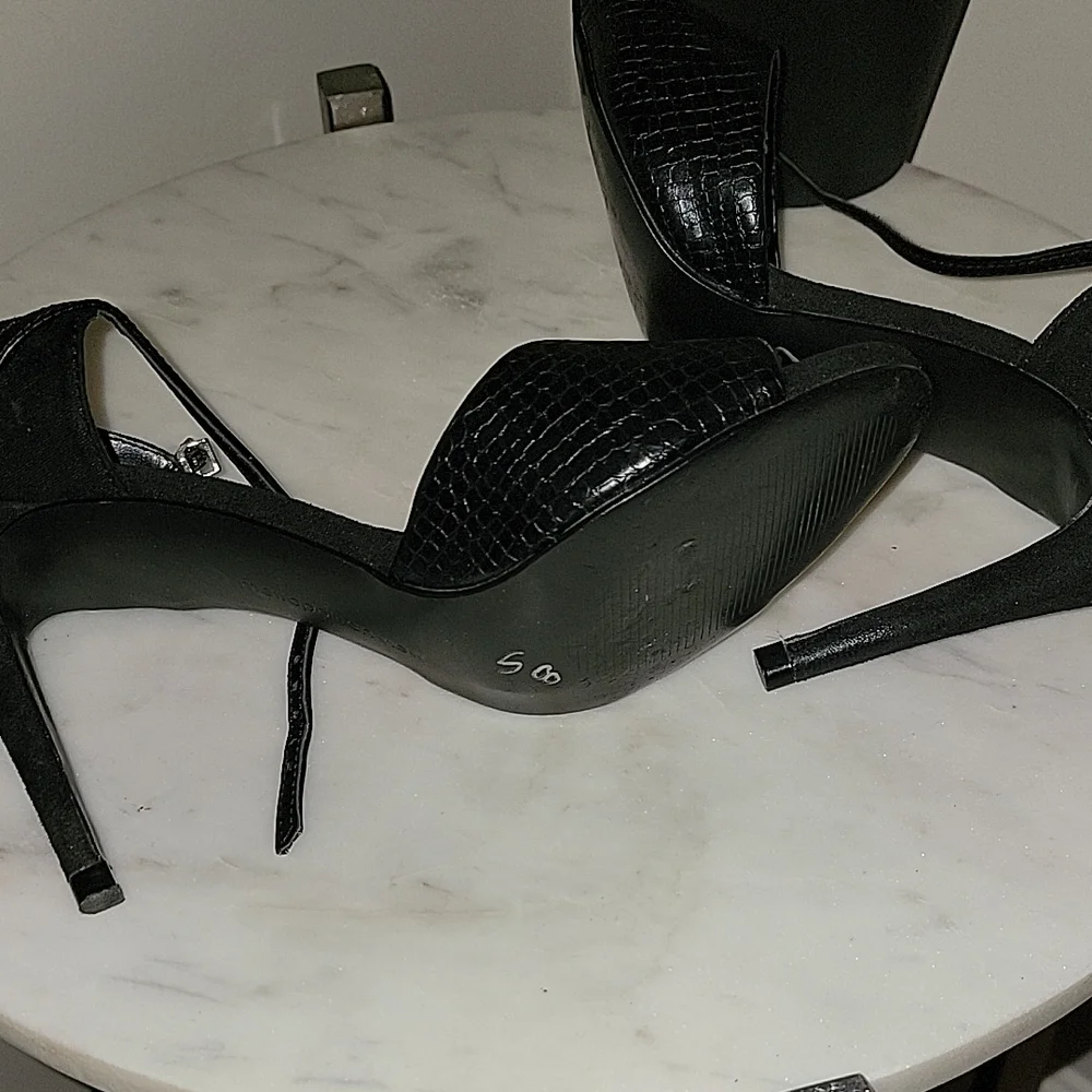 Black Women's Sandals